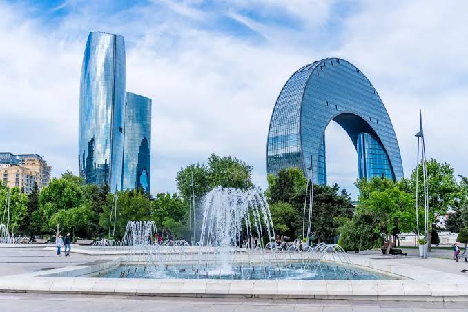 Baku Tours: "City of the future"